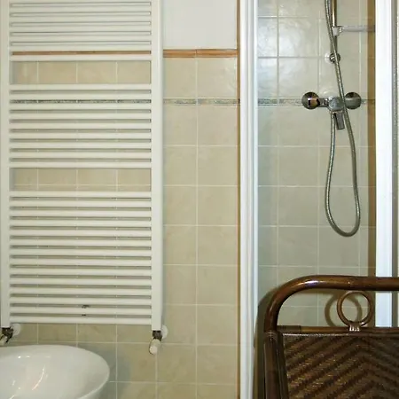 Casa Degli Affreschi 300s